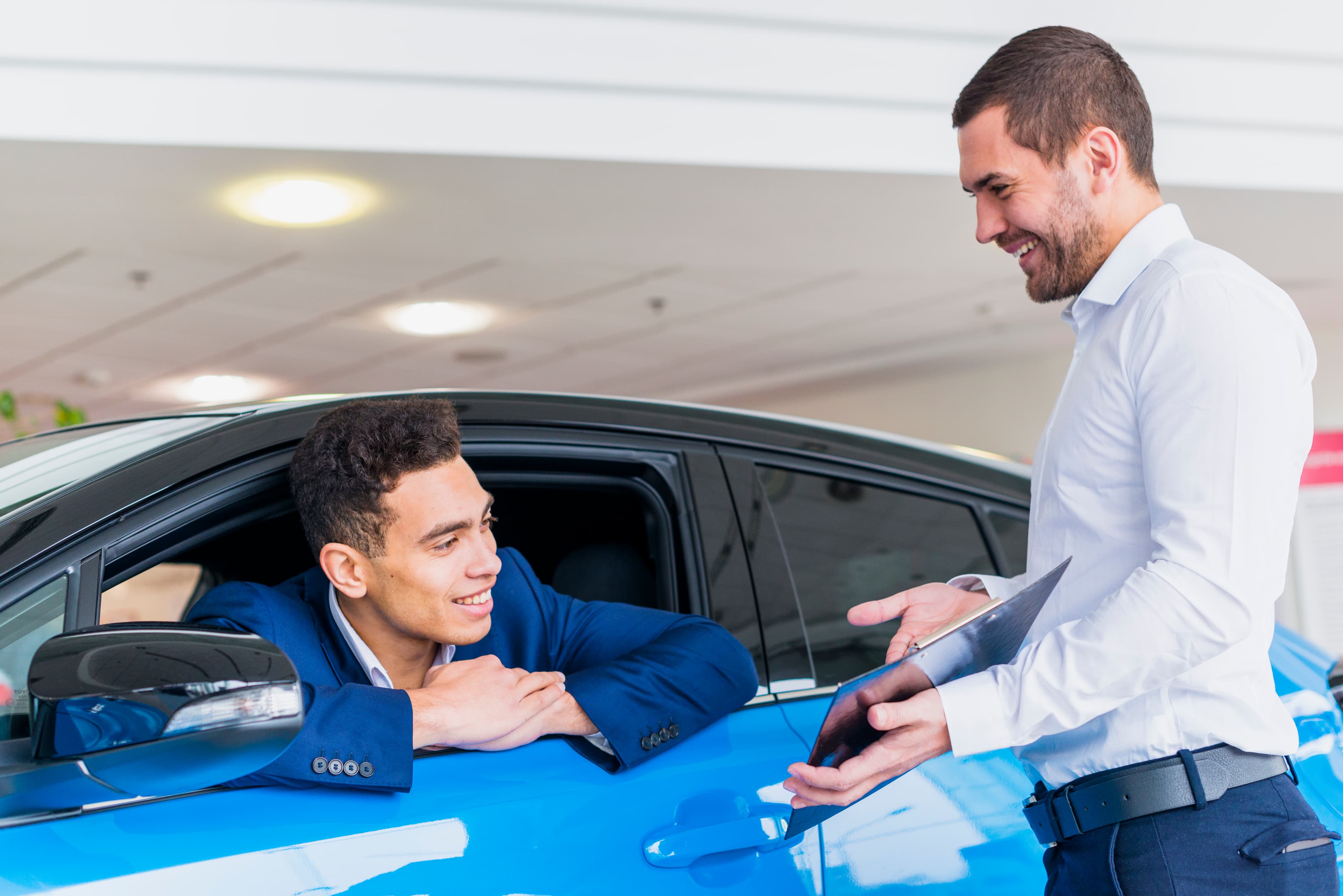 AutoDiscounts.nl partner advertentie met voucher aan de balie